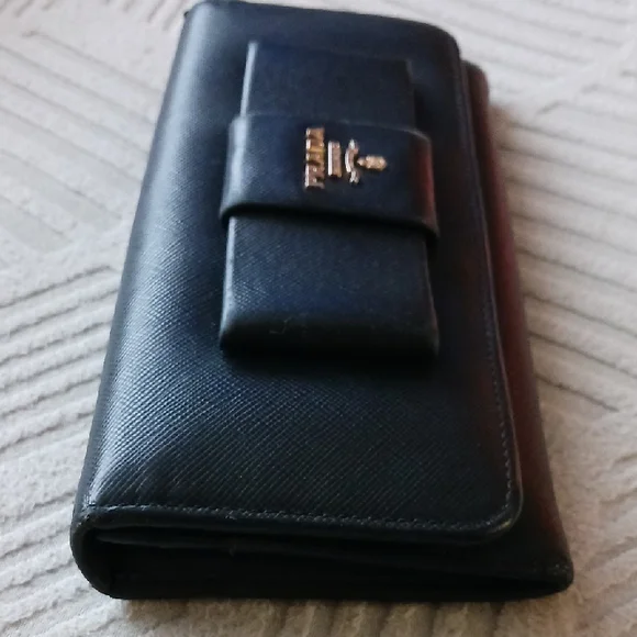 Prada Black Bow Accent Saffiano lLeatherWallet - Picture 4 of 10